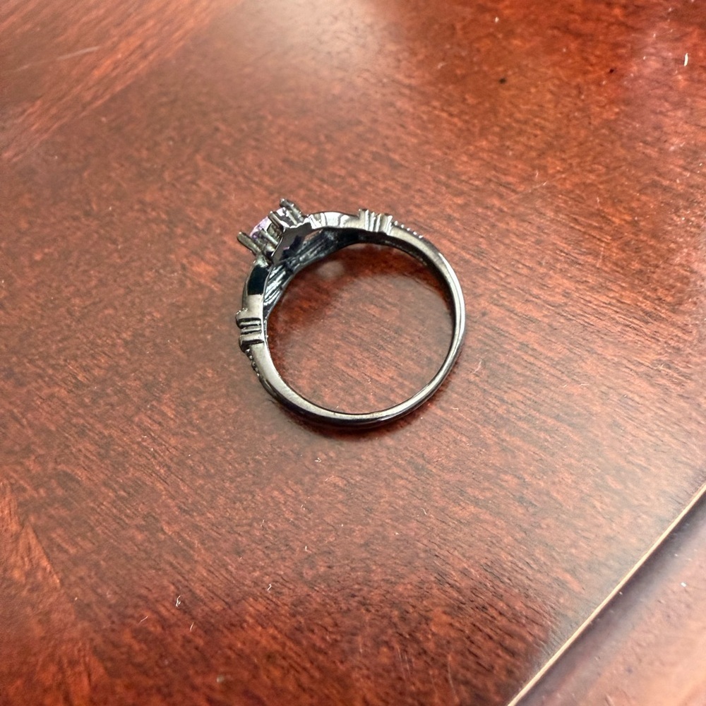 Gemstone Ring Size 7.75 - Picture 2 of 3